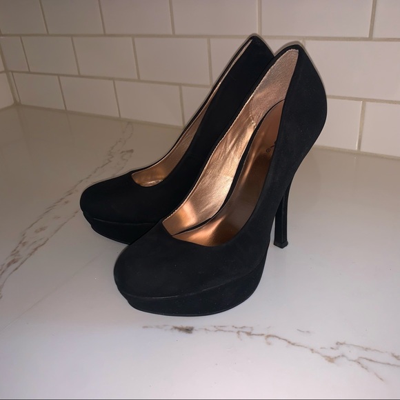Black Velvet Heels - Picture 1 of 4